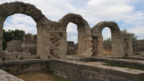 Old Arch Doors Roman Ruins Salona Solin Croatia Pan Shot — Stockvideo