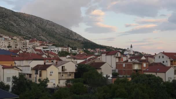 Cityscape Residential Buildings Mostar Боснія Герцеговина Pan Shot Кадри Високої — стокове відео