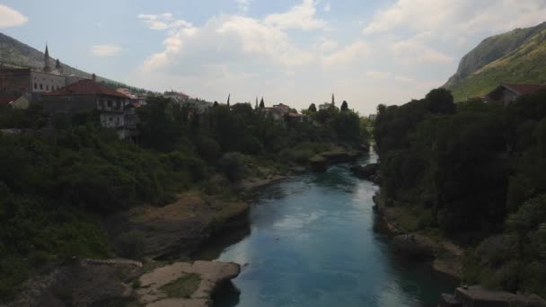 Neretva Fließt Durch Mostar City Bosnien Und Herzegowina Aufnahme Hochwertiges — Stockvideo