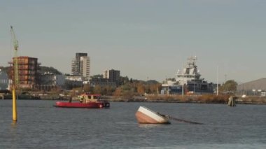 Göteborg, İsveç 'te Eski Liman' dan Tekne Geçidi. Yüksek kalite 4k görüntü