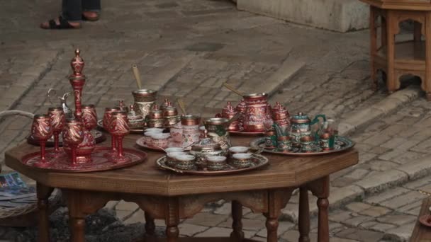 トルコのコーヒーセットテーブル お土産ショッピングシーン ボスニア 高品質4K映像 — ストック動画