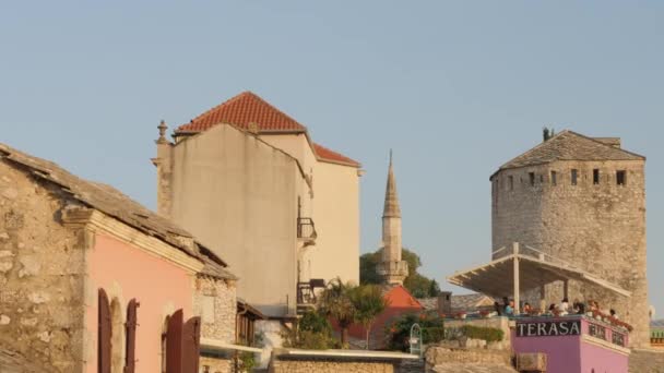 Kalabalık Teras Restoranı Eski Şehir Mostar Bosna Yüksek Kalite Görüntü — Stok video