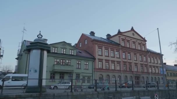 Staré Barevné Budovy Provoz Centru Uppsala Švédsko Vysoce Kvalitní Záběry — Stock video