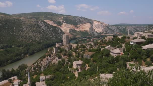 Ville Fortifiée Pocitelj Bosnie Herzégovine Aerial Pan Images Haute Qualité — Video