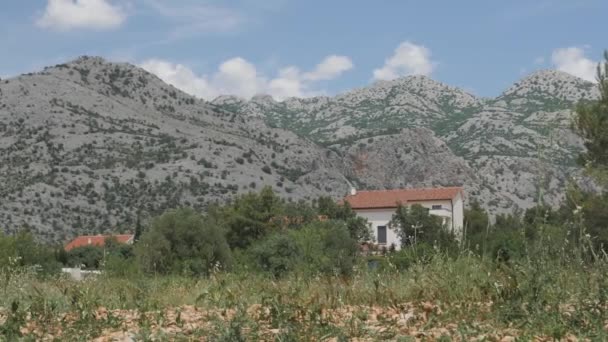 Βουνά Μπάρεν Του Εθνικού Πάρκου Πακλένιτσα Και Κροατικά Σπίτια Ευρεία — Αρχείο Βίντεο