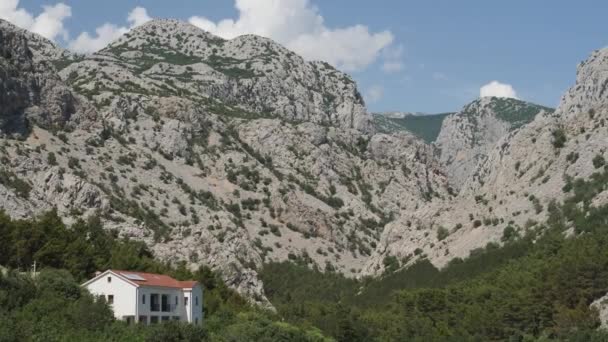 Κτίριο Και Βουνά Μπάρεν Του Εθνικού Πάρκου Πακλένιτσα Κροατία Υψηλής — Αρχείο Βίντεο