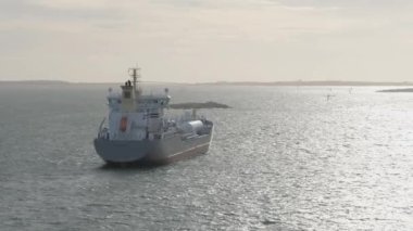 İsveç 'e giden petrol tankeri gemisi, Aerial. Yüksek kalite 4k görüntü