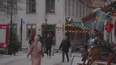 Göteborg, İsveç- 15 Aralık 2022 Yaya Yürüyüşü Noel sezonunda. Yüksek kalite 4k görüntü