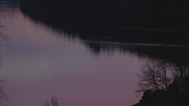 Red Sunset Lake Con Riflesso Scenario Nordico Atmosfera Selvaggia Reveal — Video Stock