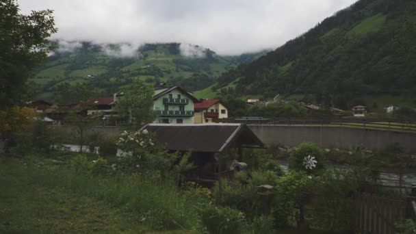 Dorfgastein Foggy Landscape Αυστριακή Εξοχή Καθιέρωση Shot Υψηλής Ποιότητας Πλάνα — Αρχείο Βίντεο