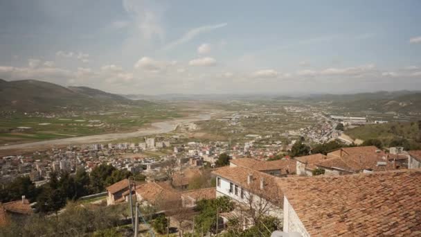 Ampia Area Paesaggistica Residenziale Berat City Albania Tilt Shot Filmati — Video Stock