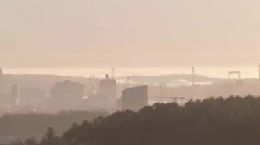 Göteborg Skyline Cityscape Silhouette, İsveç, Geniş açı, Pan shot. Yüksek kalite 4k görüntü