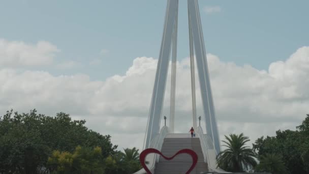 Taipei Taiwán Octubre Revelando Puente Los Amantes Tamsui Con Corazón — Vídeos de Stock