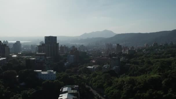 Uppstigning Antenn Mist Över Xin Beitou Bostadsområde Taipei Taiwan Antenn — Stockvideo