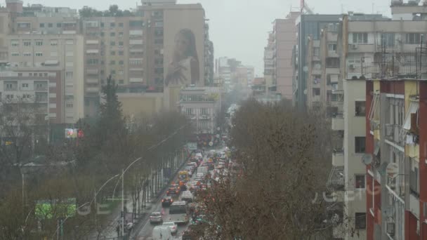 Tirana Albânia Março 2022 Street Art Traffic Congestion Downtown Imagens — Vídeo de Stock