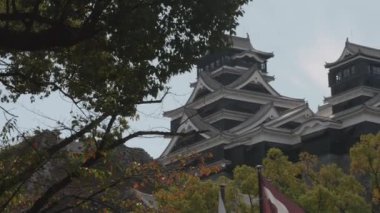 Muhteşem Kumamoto Kalesi, Kyushu. Japonya, Düşük Açı Görünümü. Yüksek kalite 4k görüntü