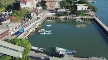 Tamsui, Taipei, Tayvan, Havacılık Dairesi 'nde Hobe Balıkçılık Limanı. Yüksek kalite 4k görüntü