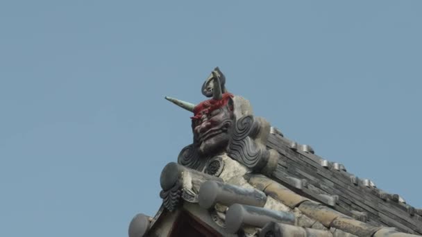 Onigawara Roof Ornamentation Japanische Architektur Nahaufnahme Hochwertiges Filmmaterial — Stockvideo