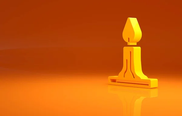 オレンジの背景に隔離されたキャンドルスティックアイコンで黄色のバーニングキャンドル 円筒形のキャンドルスティック燃焼炎と 最小限の概念 3Dイラスト3Dレンダリング — ストック写真
