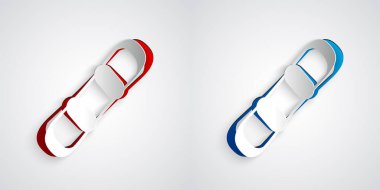 Kağıt kesiği Snowboard simgesi gri arkaplanda izole edildi. Snowboard tahtası ikonu. Olağanüstü bir spor. Spor malzemeleri. Kağıt sanatı tarzı. Vektör.