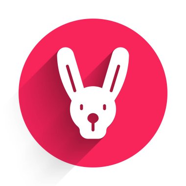 Kulak ikonlu beyaz tavşan uzun gölgeli izole edilmiş. Sihir numarası. Gizemli eğlence konsepti. Kırmızı daire düğmesi. Vektör.