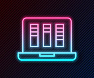 Parlayan neon hattı Ses veya ses kaydedici veya dizüstü bilgisayar simgesi üzerindeki düzenleyici yazılım siyah arkaplanda izole edildi. Vektör