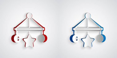 Kağıt kesiği bebek beşiği asılı oyuncaklar gri arka planda izole. Bebek yatağı atlıkarınca. Kağıt sanatı tarzı. Vektör.