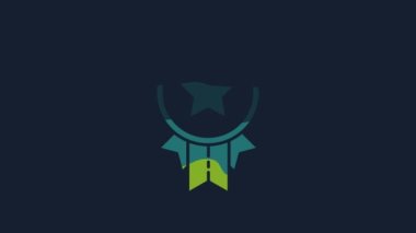 Mavi arkaplanda yıldız simgesi olan sarı madalyalı. Kazanan başarı işareti. Ödül madalyası. 4K Video hareketli grafik canlandırması.