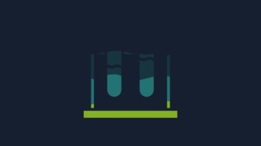 Sarı test tüpü ve mavi arkaplanda izole edilmiş kimyasal test ikonu. Laboratuvar cam levhası. 4K Video hareketli grafik canlandırması.