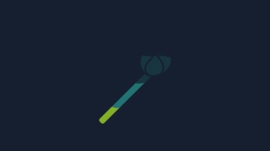 Mavi arkaplanda izole edilmiş ateş ikonu ile sarı yakma kibriti. Ateşle maç. Kibrit işareti. 4K Video hareketli grafik canlandırması.