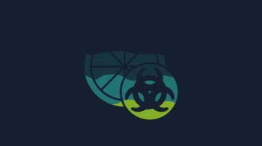 Sarı, genetiği değiştirilmiş turunçgiller mavi arka planda izole edilmiş. Kesik içinde portakal. Sağlıklı bir yaşam tarzı. GDO meyvesi. 4K Video hareketli grafik canlandırması.