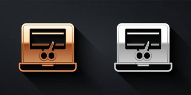 Altın ve gümüş video kaydedici veya dizüstü bilgisayar ikonundaki editör yazılımı siyah arkaplanda izole edildi. Dizüstü bilgisayarda video düzenleme. Uzun gölge tarzı. Vektör.