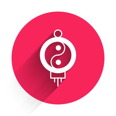 Beyaz Çin kağıt fener ikonu uzun gölge arkaplan izole. Kırmızı daire düğmesi. Vektör