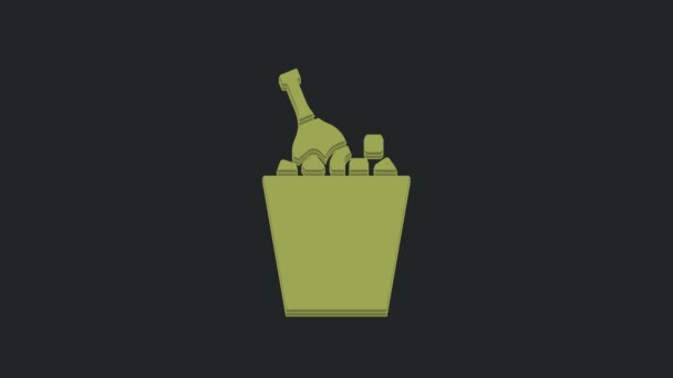 绿色的瓶香槟酒在一个冰桶图标隔离在黑色的背景 4K视频运动图形动画 — 图库视频影像