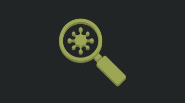 Büyüteç simgesinin altındaki yeşil virüs siyah arkaplanda izole edilmiş. Corona virüsü 2019-nCoV. Bakteriler, mikroplar, mantarlar. 4K Video hareketli grafik canlandırması.