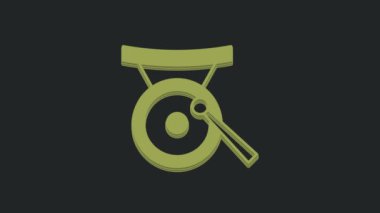 Green Gong müzik perküsyon enstrümanı dairesel metal disk ve çekiç ikonu siyah arka planda izole edilmiş. 4K Video hareketli grafik canlandırması.