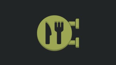 Yeşil Kafe ve Lokanta ikonu siyah arka planda izole edildi. Noktanın içinde çatal ve kaşık yeme işareti var. 4K Video hareketli grafik canlandırması..