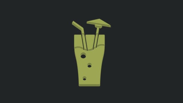 緑のカクテルと黒の背景に隔離された傘のアイコンとアルコール飲料 4Kビデオモーショングラフィックアニメーション — ストック動画