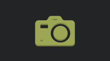 Siyah arkaplanda yeşil fotoğraf makinesi simgesi izole edildi. Foto kamera. Dijital fotoğrafçılık. 4K Video hareketli grafik canlandırması.