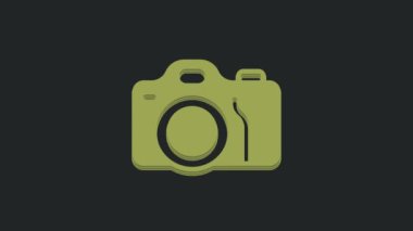 Siyah arkaplanda yeşil fotoğraf makinesi simgesi izole edildi. Foto kamera. Dijital fotoğrafçılık. 4K Video hareketli grafik canlandırması.