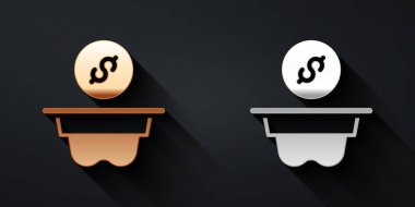 Altın ve gümüş bağış para ikonu siyah arka planda izole. Bağış sembolü olarak el ile para verin. Para ve bağış konsepti. Uzun gölge tarzı. Vektör