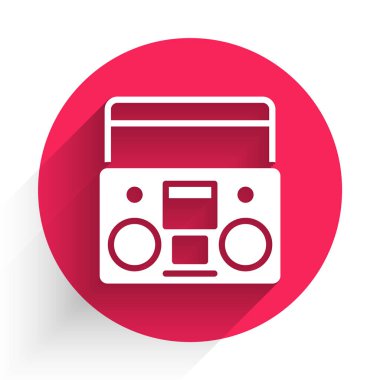 Beyaz Ev stereosu, uzun gölgeli iki hoparlör ikonu ile izole edilmiş. Müzik sistemi. Kırmızı daire düğmesi. Vektör