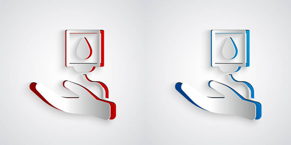 На сером фоне выделена иконка донора крови. Бумажный стиль. Вектор.