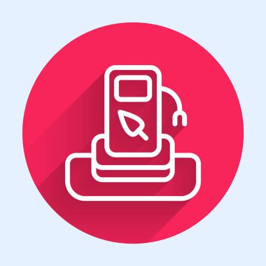 Beyaz çizgi ya da benzin istasyonu ikonu uzun gölgeli izole edilmiş. Araba yakıtı sembolü. Benzin pompası. Kırmızı daire düğmesi. Vektör.