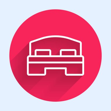 Beyaz çizgi otel odası yatak odası ikonu uzun gölge arkaplanı ile izole edilmiş. Kırmızı daire düğmesi. Vektör