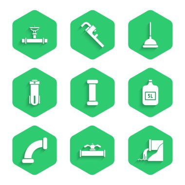 Endüstriyel metalik boruyu, vanayı, atık suyu, temiz, su filtresi, lastik pompa ve ikonu olan büyük şişeyi ayarla. Vektör