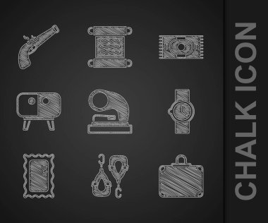 Eski gramofon, küpeler, bavul, kol saati, büyük boy ayna, televizyon masası standı, klasik halı ve klasik tabanca ikonu. Vektör