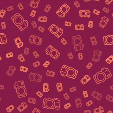 Kahverengi çizgi foto kamera ikonu kırmızı arkaplanda kusursuz desen izole etti. Foto kamera. Dijital fotoğrafçılık. Vektör.