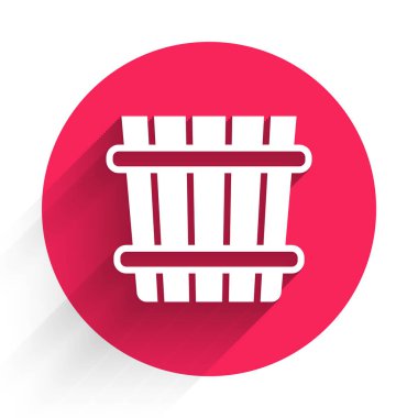 Beyaz sauna kova ikonu uzun gölge arkaplanı ile izole edilmiş. Kırmızı daire düğmesi. Vektör