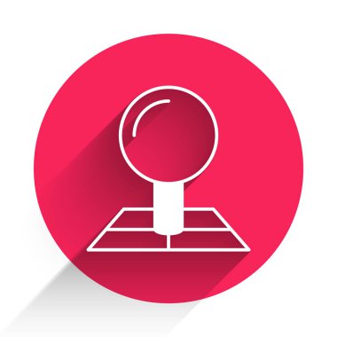 Konum imleci simgesine sahip beyaz katlı harita uzun gölge arkaplanı ile izole edildi. Kırmızı daire düğmesi. Vektör